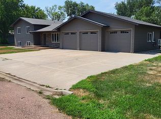 117 N Bradford St, Kimball, SD 57355