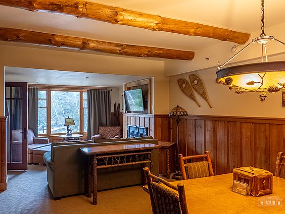 4th image of 7 Whiteface Inn Lane Int #226-9