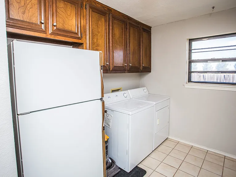 3401 Essex Ave — Photo 22