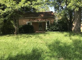 4215 Parker Rd, Florissant, MO 63033