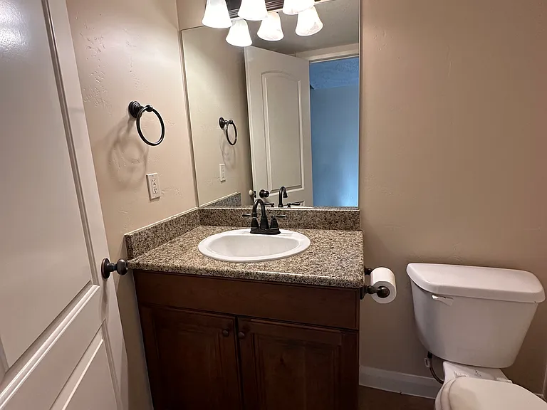 370 W 1425 N #16 — Photo 7