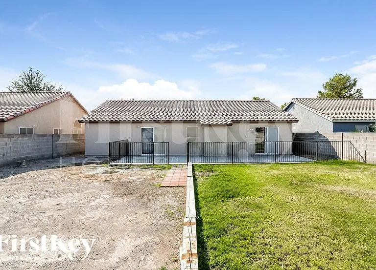 1118 Sport Of Kings Ave — Photo 13