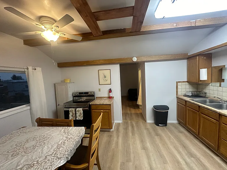 19 2nd Ave NE #1 — Photo 4