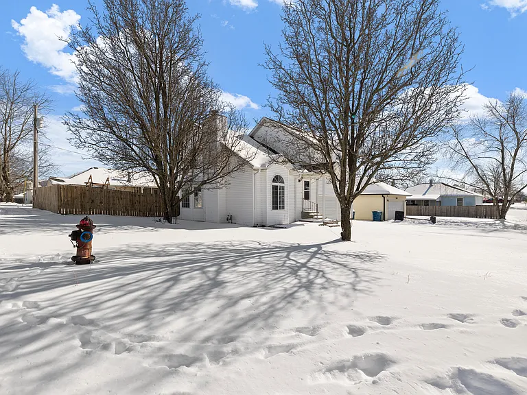 826 S Hickory Ln — Photo 11