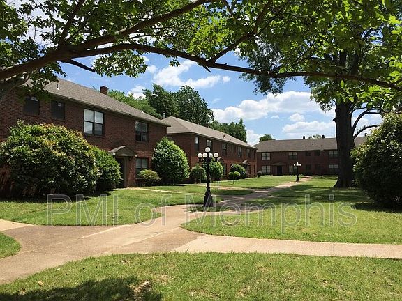 4th image of 1161 Poplar Ave APT 18