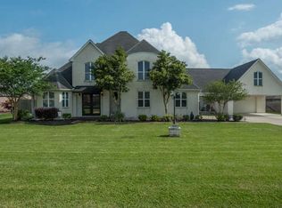 629 Continental Dr, Bridge City, TX 77611