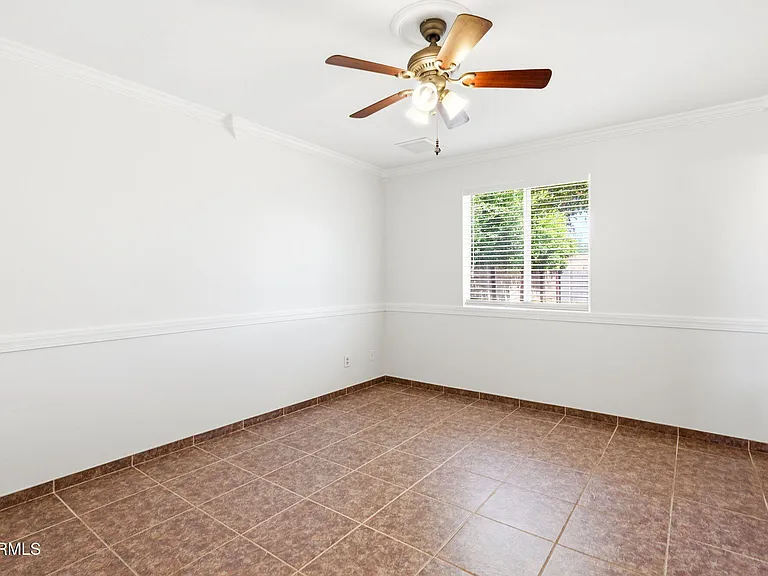 250 E Park Ave — Photo 22