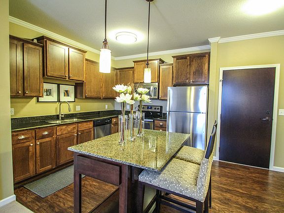 5th image of 740 Victoria St S #2208