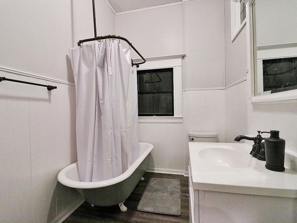 2nd image of 2219 14th St