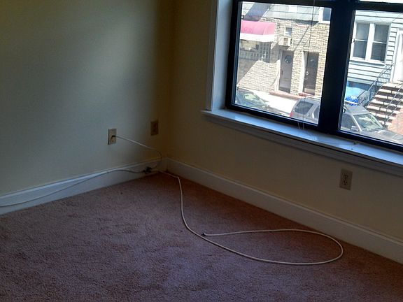5th image of 406 Jefferson St APT 206