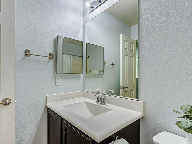 6451 Calgary Woods Ln — Photo 31