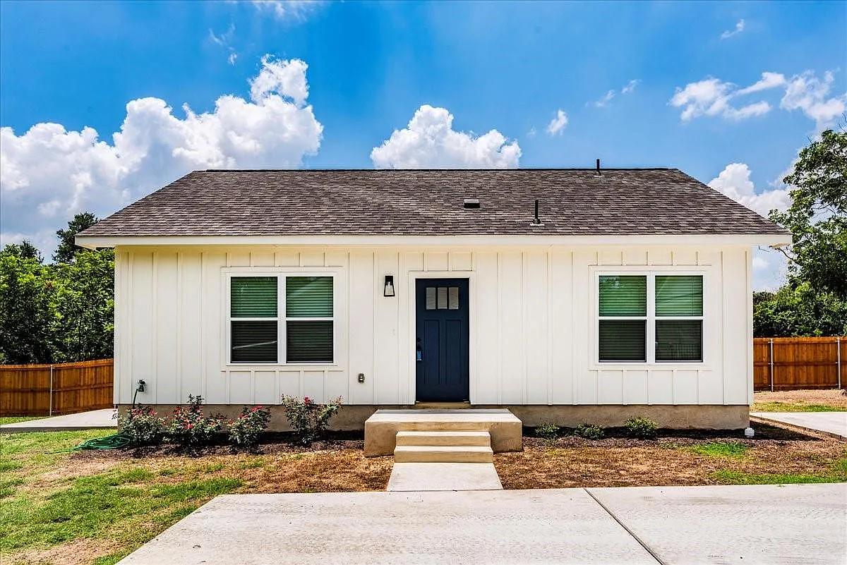 2 bed, 2.0 bath, 850 sqft, $1,695 — Photo 3