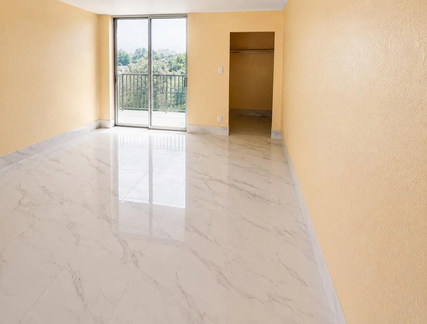2 bed, 2.0 bath, 1002 sqft, $1,900 — Photo 3