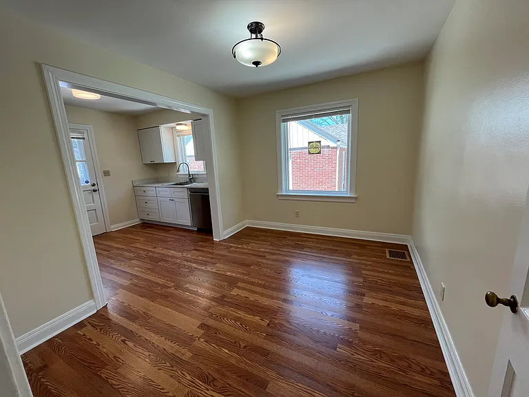 8212 Whipps Mill Rd — Photo 6