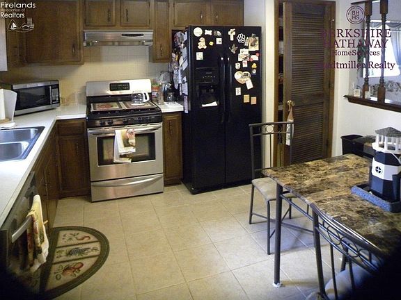5th image of 127 Dartmouth Cir