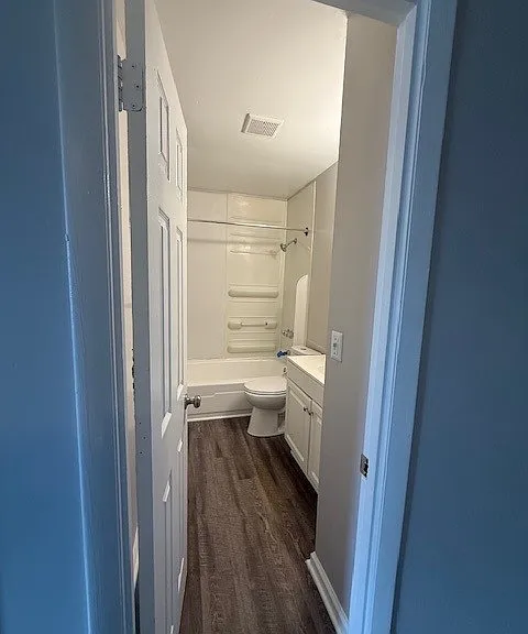 115 Halsey Dr — Photo 7