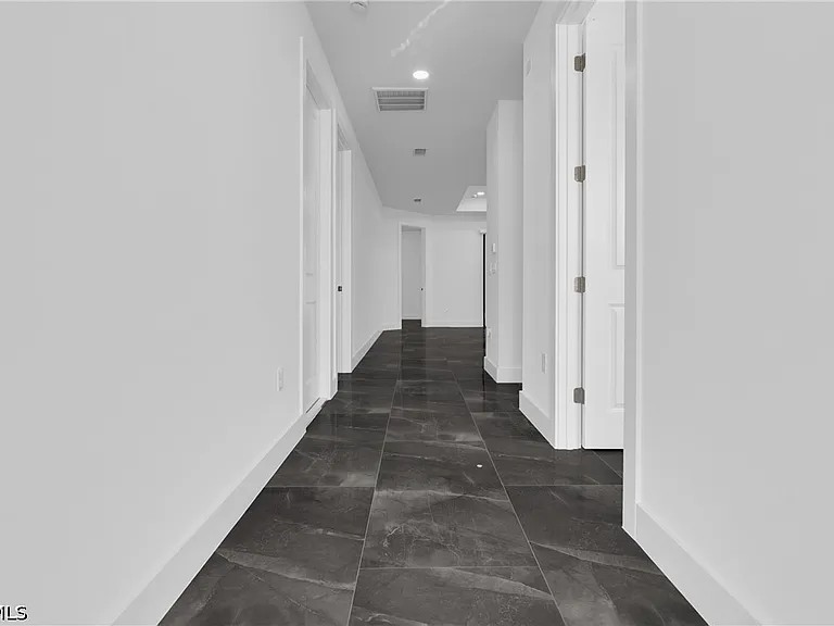 111 Harry Ave S #109 — Photo 13