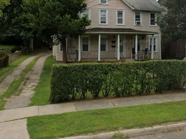 16 Maple Ave, Glen Cove, NY 11542