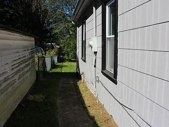 3rd image of 101 Floyd St