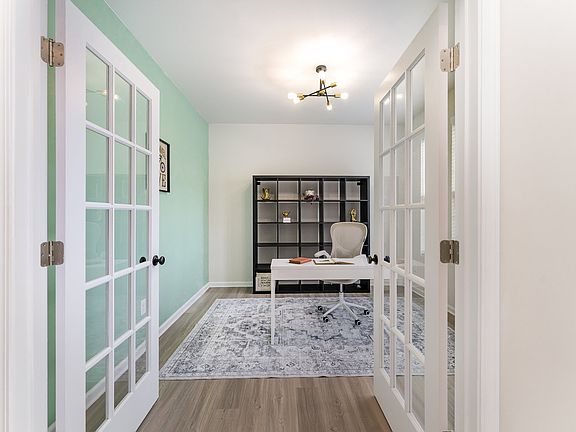3rd image of 9453 Avery Lilac Ln