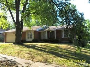 4 Canoebrook Dr, Florissant, MO 63033