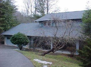 221 Gum Hollow Rd, Oak Ridge, TN 37830