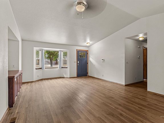 5th image of 7168 W Saxton Dr