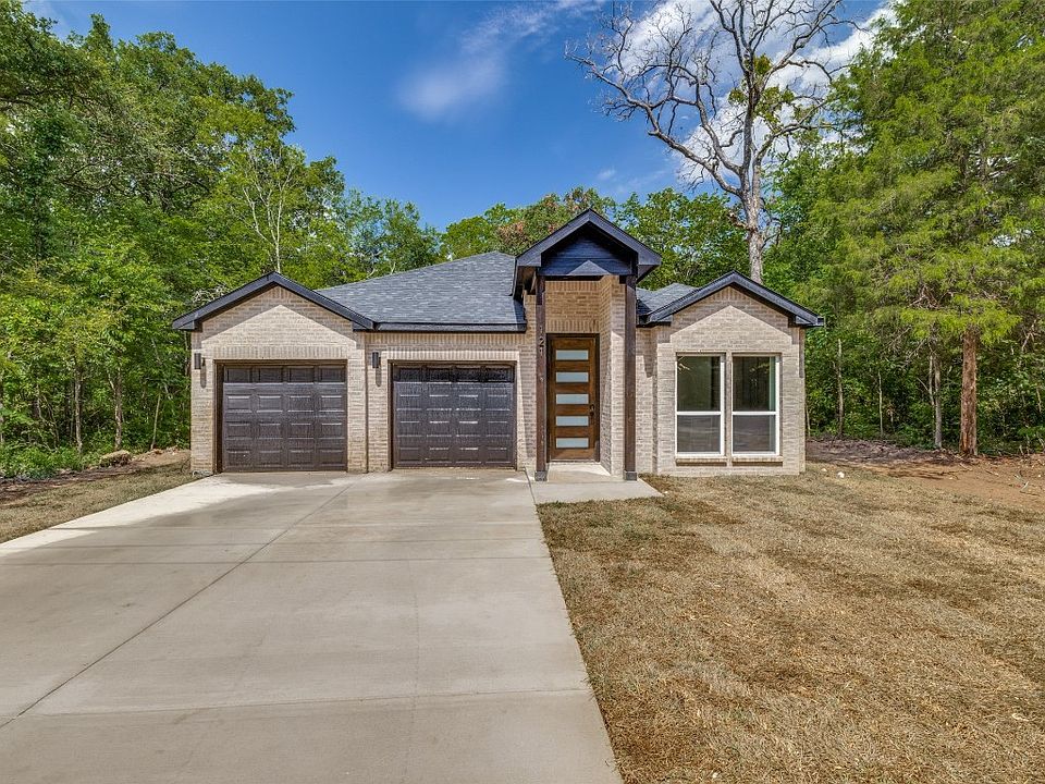 1st image of 121 Oakwood Dr