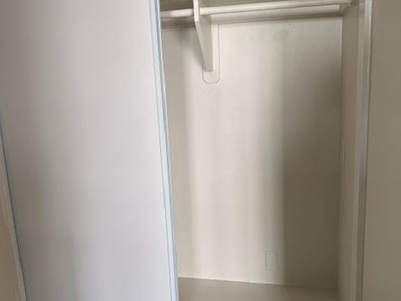 5th image of 815 Green Ave APT 3