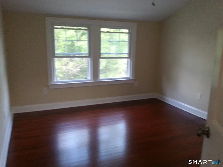 356 Townsend Ave — Photo 17