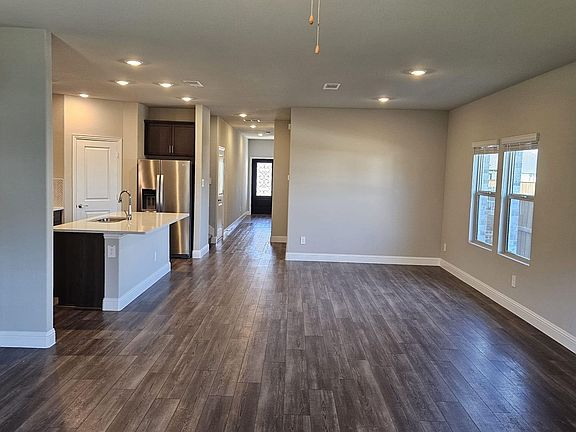 5th image of 1301 Corkwood Dr