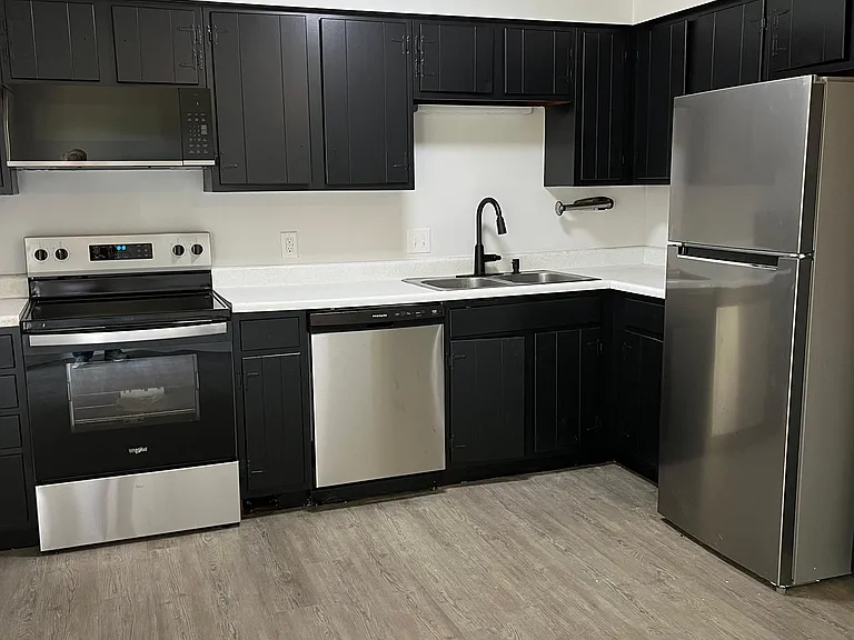 Covington Place — Photo 2