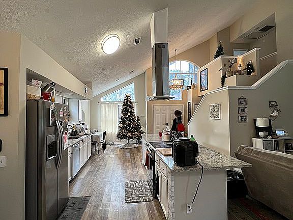 5th image of 3541 Marsh Creek Dr