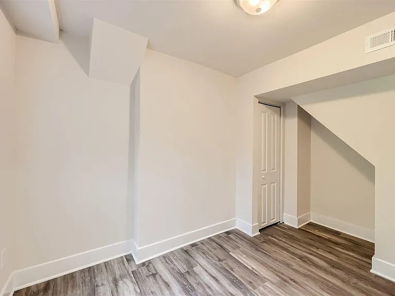 521 S Dallas St — Photo 11