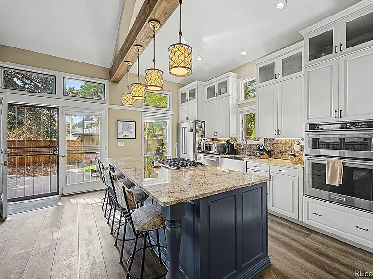 615 N Emerson St — Photo 18