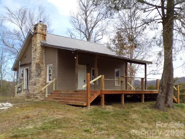 202 Honor Ln, Hendersonville, NC 28792