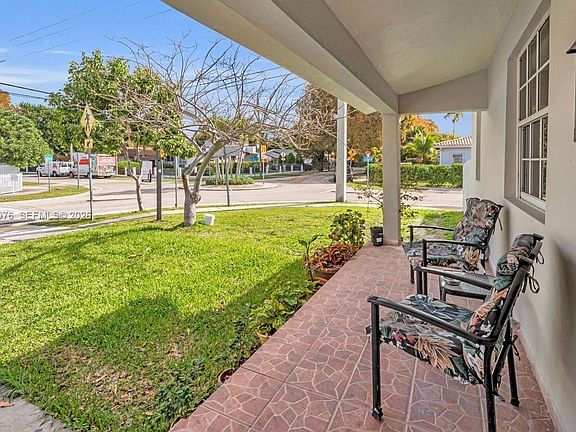 2nd image of 2900 SW 19th St