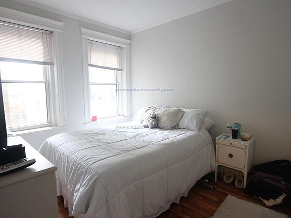 5th image of 1637 Commonwealth Ave #El8
