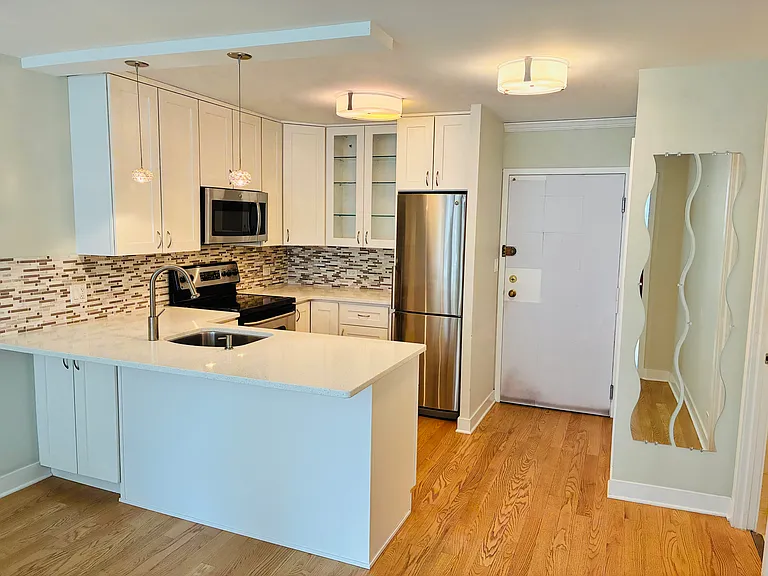 1313 N Ritchie Ct #603 — Photo 2