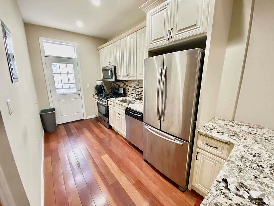 1st image of 2832 35th St #1