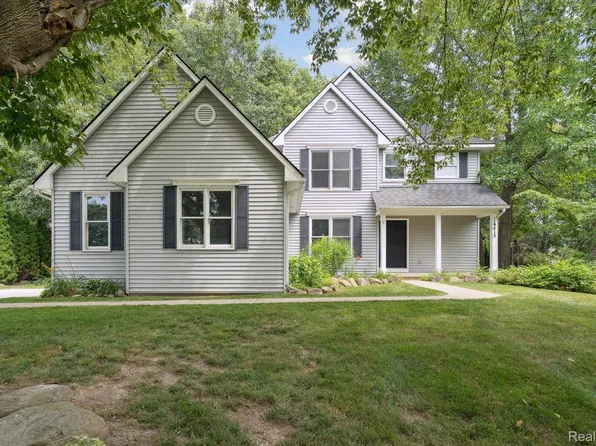 16413 E Horseshoe Trl, Linden, MI 48451