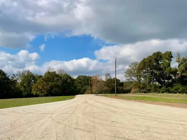 4 County Road 242, Oakwood, TX 75855