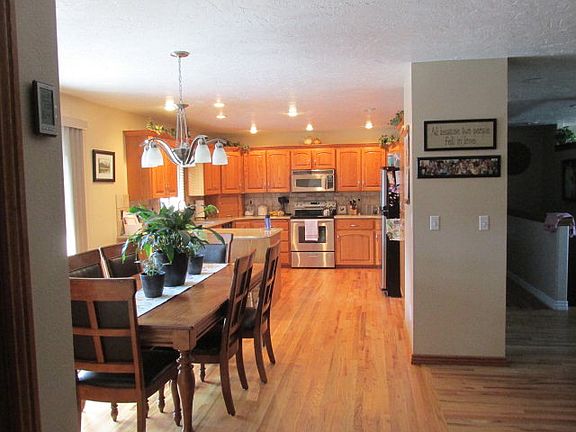 5th image of 520 Commanche Dr
