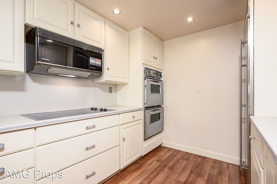 1st image of 4416 Caminito Fuente