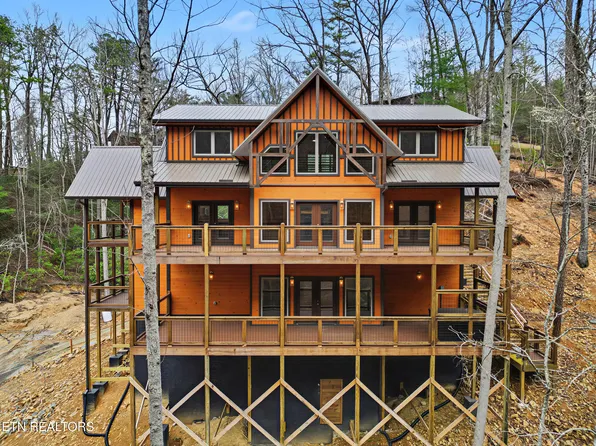 5165 Riversong Way, Sevierville, TN 37876