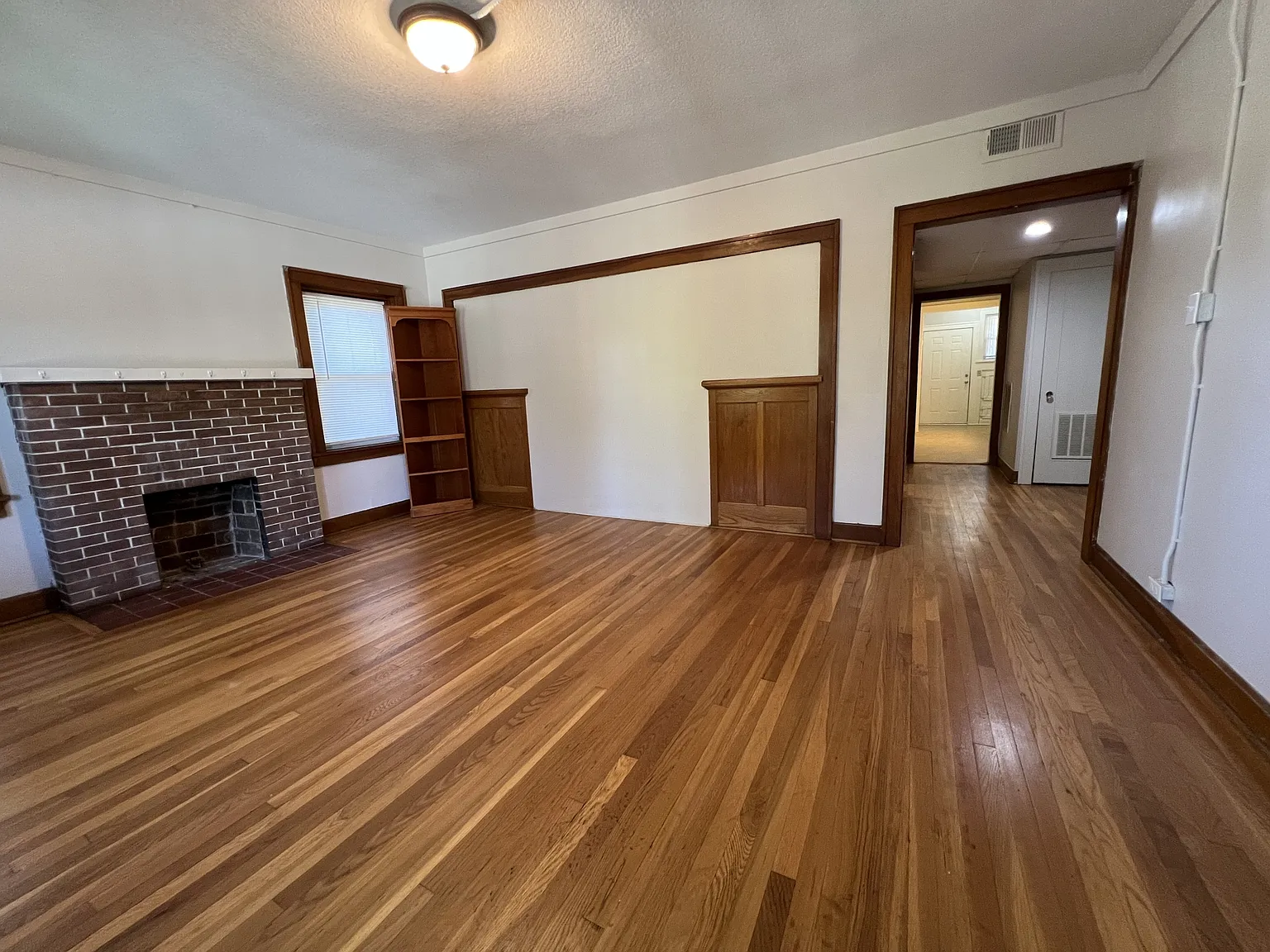 853 Barnett Ave — Photo 3