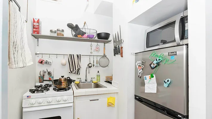 Rented by Nooklyn NYC LLC | media 34