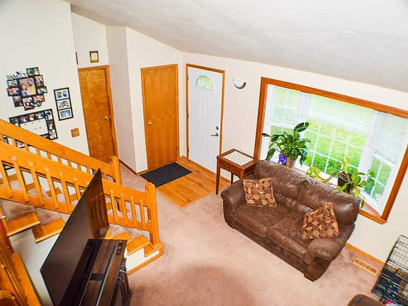 3rd image of 8626 Indigo Ln
