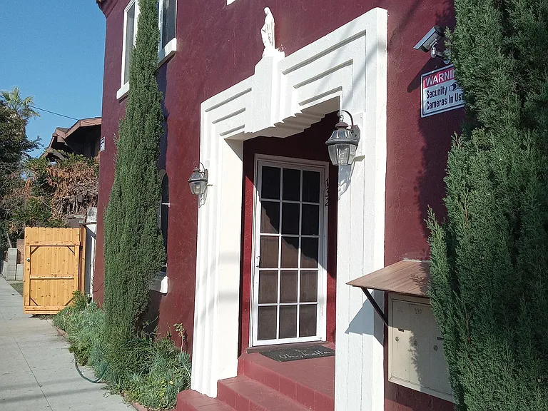 128 Falcon Ave — Photo 5