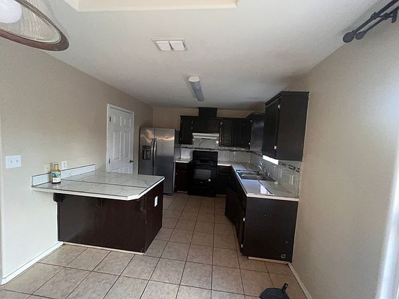 2nd image of 404 30th St